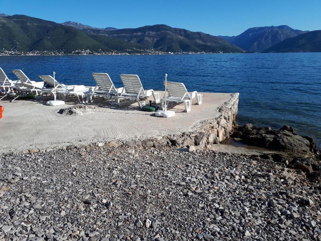 Apartments Sino More Tivat Exteriör bild